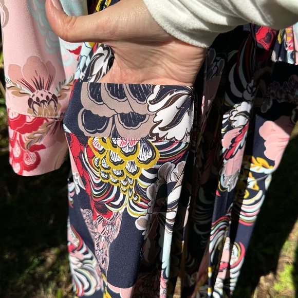 New York & Company Color-block Floral Print Duster Kimo Jacket - Picture 5 of 11